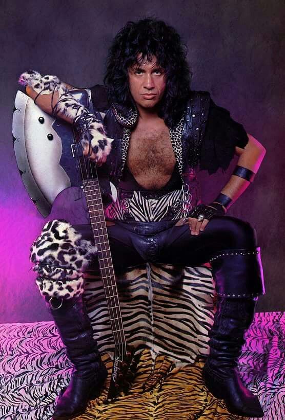 Tully's tweet photo. New #TullyShow!
September 1983 New Music!
KISS Unmasked! Motley Crue's breakthrough! Peak Huey Lewis!
AND The album Spin Magagazine ranked #2 for the whole stinking decade.
Listen wherever you pod (or just click here): https://t.co/31kJHHaqwE https://t.co/jqGcvoYluZ