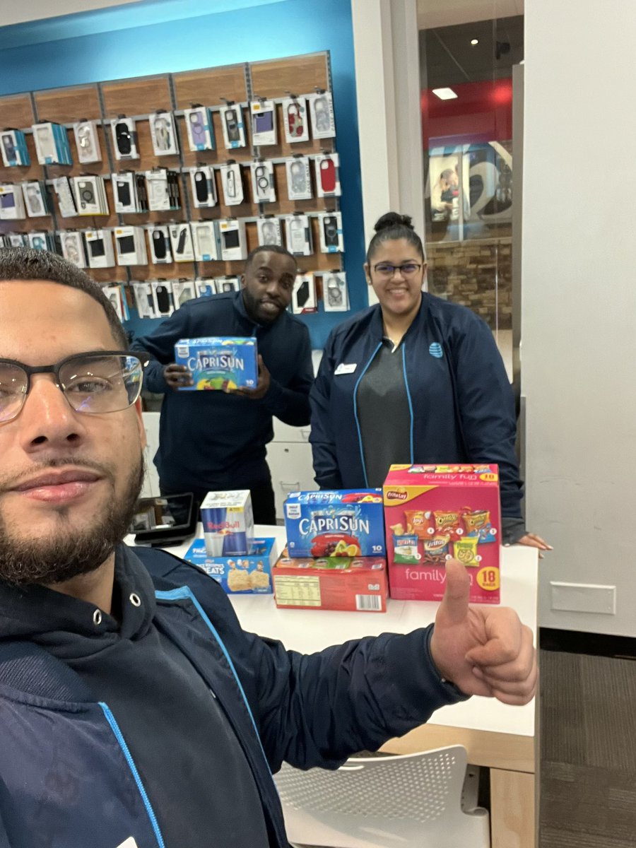 Roberto Rodriguez (@bertorguez) on Twitter photo Thank you Aaron, from Samsung for the Fridge Fill up! <a href="/cala_anita/">Anita Arden Cala @Samsung</a> <a href="/SamsungMobileUS/">Samsung Mobile US</a> Shoutout Joanna for taking care of the “SS🤫” 🔥#TheRock <a href="/JamesCrowderNE/">James Crowder</a> @ATTGUY_ Thank you Aaron, from Samsung for the Fridge Fill up! <a href="/cala_anita/">Anita Arden Cala @Samsung</a> <a href="/SamsungMobileUS/">Samsung Mobile US</a> Shoutout Joanna for taking care of the “SS🤫” 🔥#TheRock <a href="/JamesCrowderNE/">James Crowder</a> @ATTGUY_