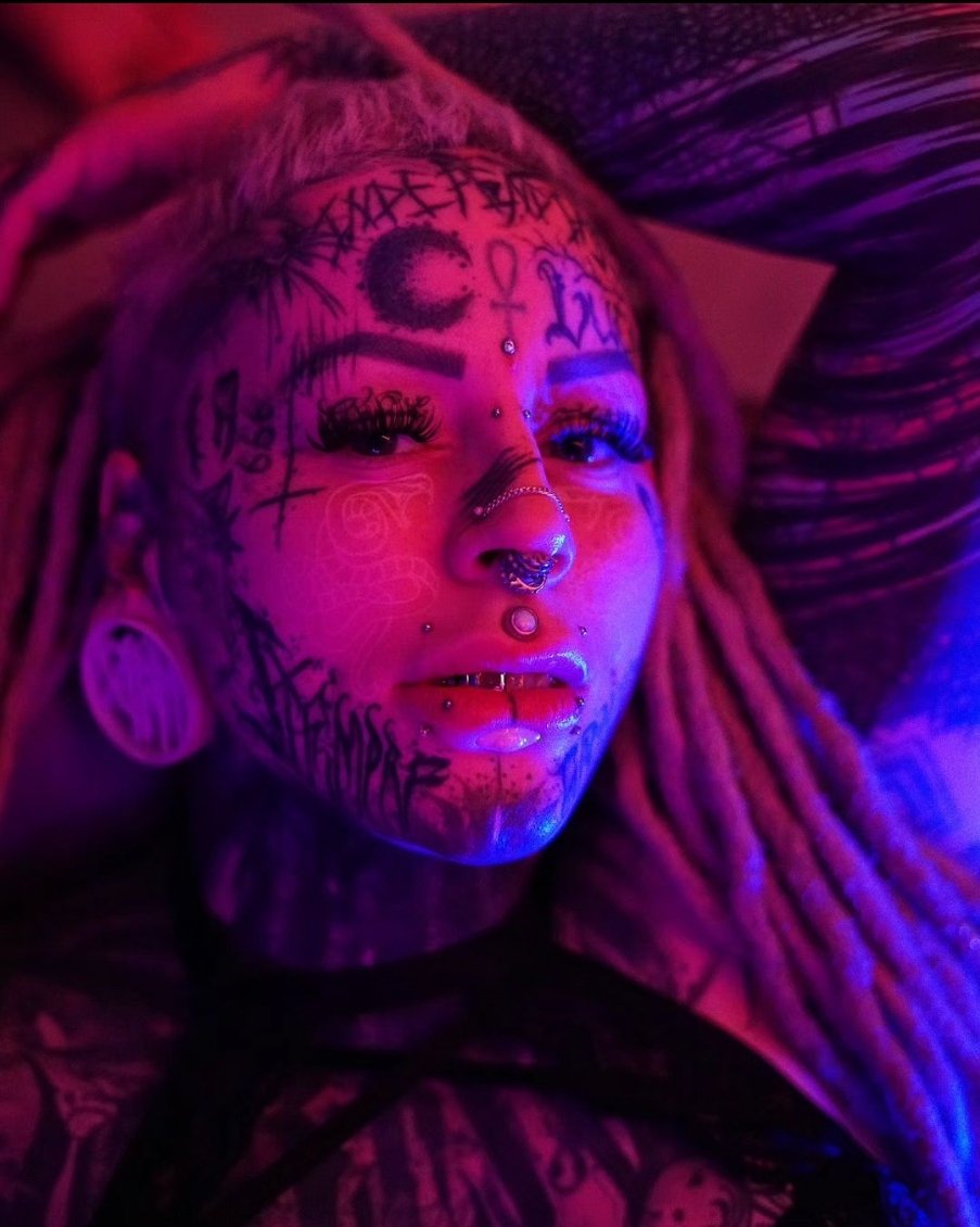 Chaos_Cat1909's tweet photo. Hello 🩷💋
https://t.co/9YhcIyRNzq
https://t.co/0FmIVYNCrf
#tattoomodel
#facetattoo
#tattooArtist
#disabledwoman
#amputee
#handicap
#tonguesplit
#chaoscat
#couple
#couplegoals
#sexycouple
#tattoocouple
#bestfans https://t.co/AhTRuvBnU7