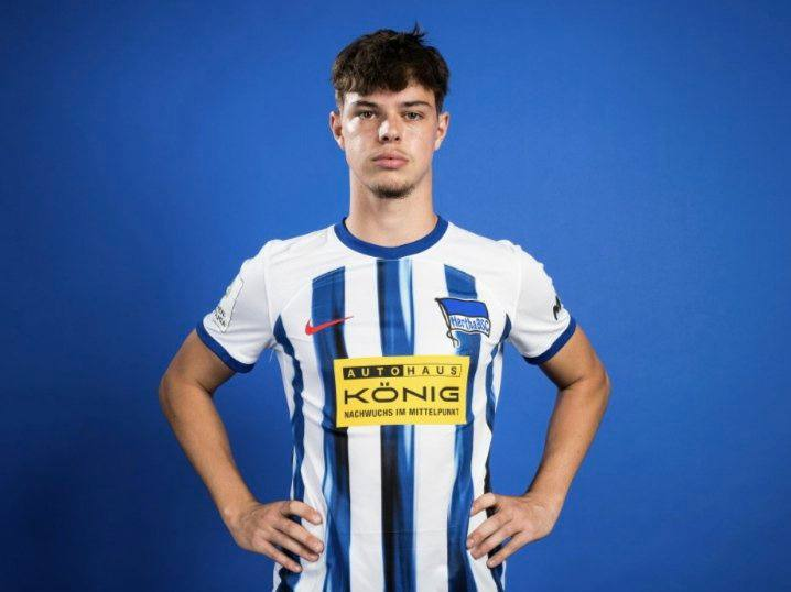 juven_xtra's tweet photo. 🇩🇪👉 #Juve has entered the race for the very young talent Luis Carl #Trus (17), a professional winger. The young #HertaBSC U19 star's contract expires in 2024 and is on the agenda of many European big names.
(via @_Morik92_ )
#Transfers #SerieA https://t.co/1rrm89Nuv9