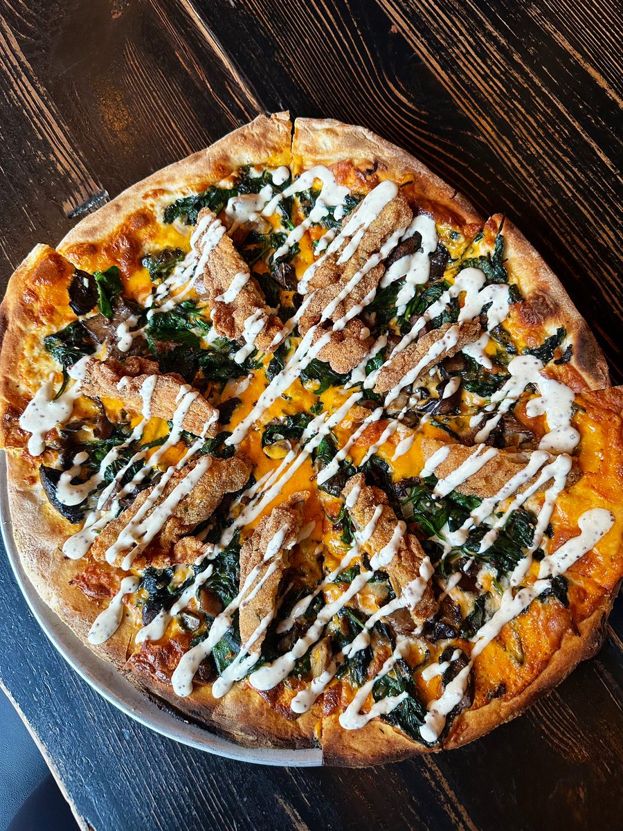 PITCHPIZZERIA's tweet photo. Some great weekly pizza & Sandwhich specials ready at PITCH! Come warm up with us for #lunch or #dinner this week! #scottsdale #Omaha #weeklypizza #Pitch #wonderoftheweek #boozebank https://t.co/NaWULGOp6q