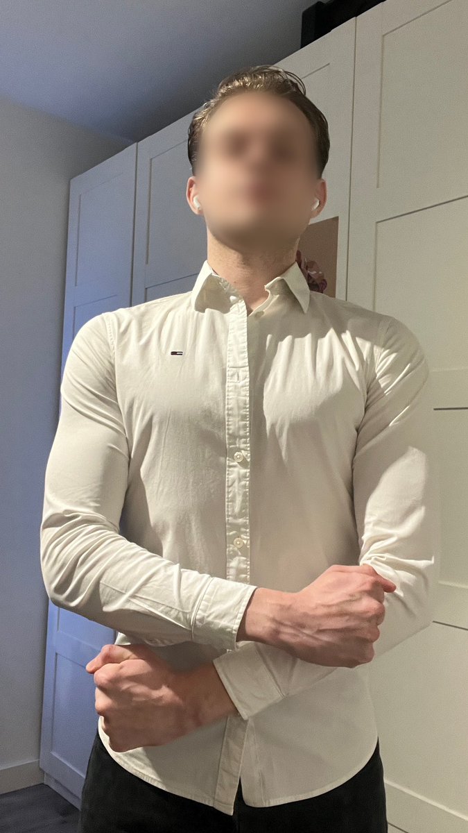 ErosAugust's tweet image. Growth through clothes (that didn’t use to fit so tight)

Can’t wait to grow my muscles to the point all of my clothes reveal my guns💪🏼

#gymbro #jockboy