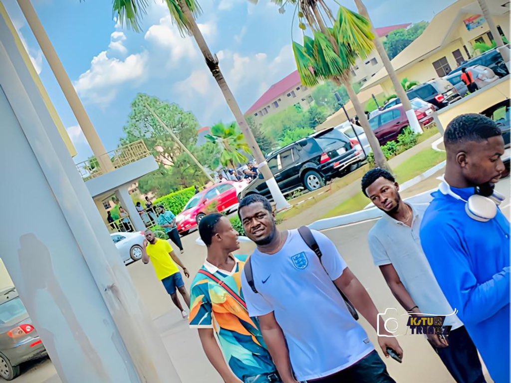 kstu_trendz's tweet photo. Dear fresher,
โYou are never bigger than *item 13*, go and take itโโ๐๐
#Freshers ๐
#Tips
#NimdeษHyerษn
*#KsTUTrendz*
*#JoeVardy*
*#Kofi_Fargone* https://t.co/G0VoX1QYU2