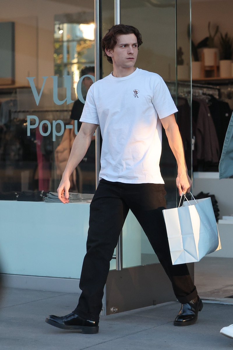 popcultureshub's tweet photo. Tom Holland in Los Angeles, CA. https://t.co/OqyiaoSynp