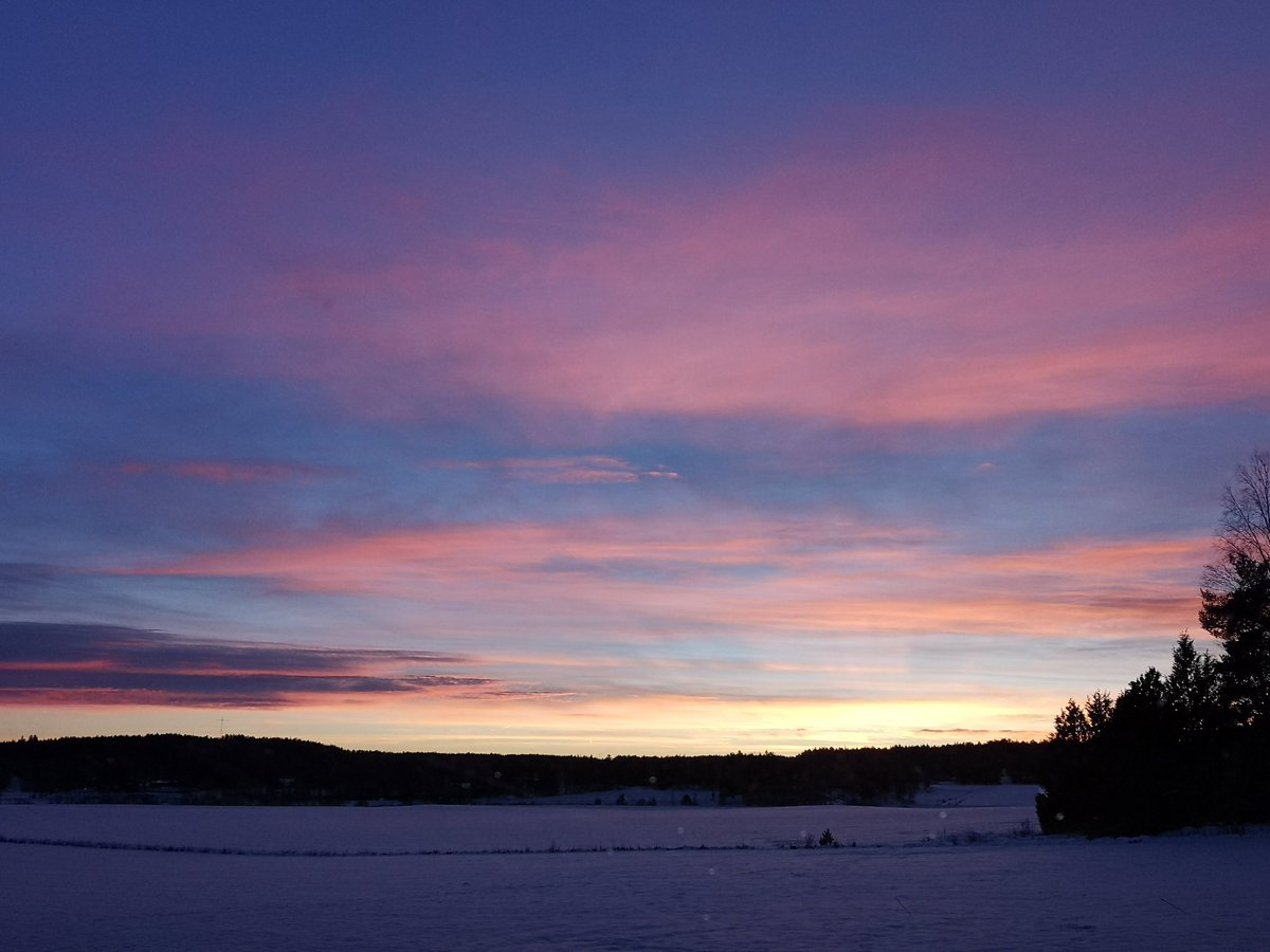 CarlaGrace91's tweet photo. Beautiful sunset. Love those colors 💜💗✨ https://t.co/l67CAVKt32