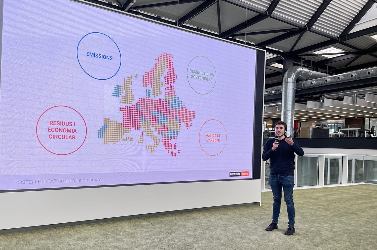 El passat mes de novembre, a la jornada organitzada per <a href="/BCL_Logistic/">Barcelona-Catalunya Centre Logístic</a>, vaig tenir l'oportunitat de parlar d'actualitat legislativa sobre sostenibilitat i els ODS a alumnes d'FP de Transport i Logística, i Comerç Internacional.
#Sustainability #ODS