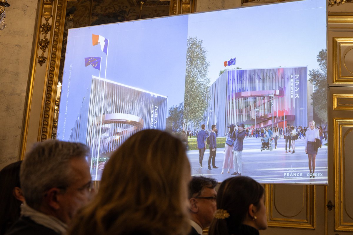 Très fier de dévoiler aujourd’hui le pavillon @franceosaka2024, qui représentera l'audace et l'excellence françaises lors de l'@expo2025japan à #Osaka. Ensemble avec @JMaireofficiel et les équipes de la Cofrex, nous faisons rayonner la France dans le monde entier.