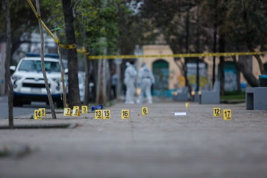 latercera's tweet photo. Fiscalías constatan aumento de 12% en homicidios en la Región Metropolitana en un año https://t.co/rROZvIKBoV https://t.co/eDcHsMX3pK