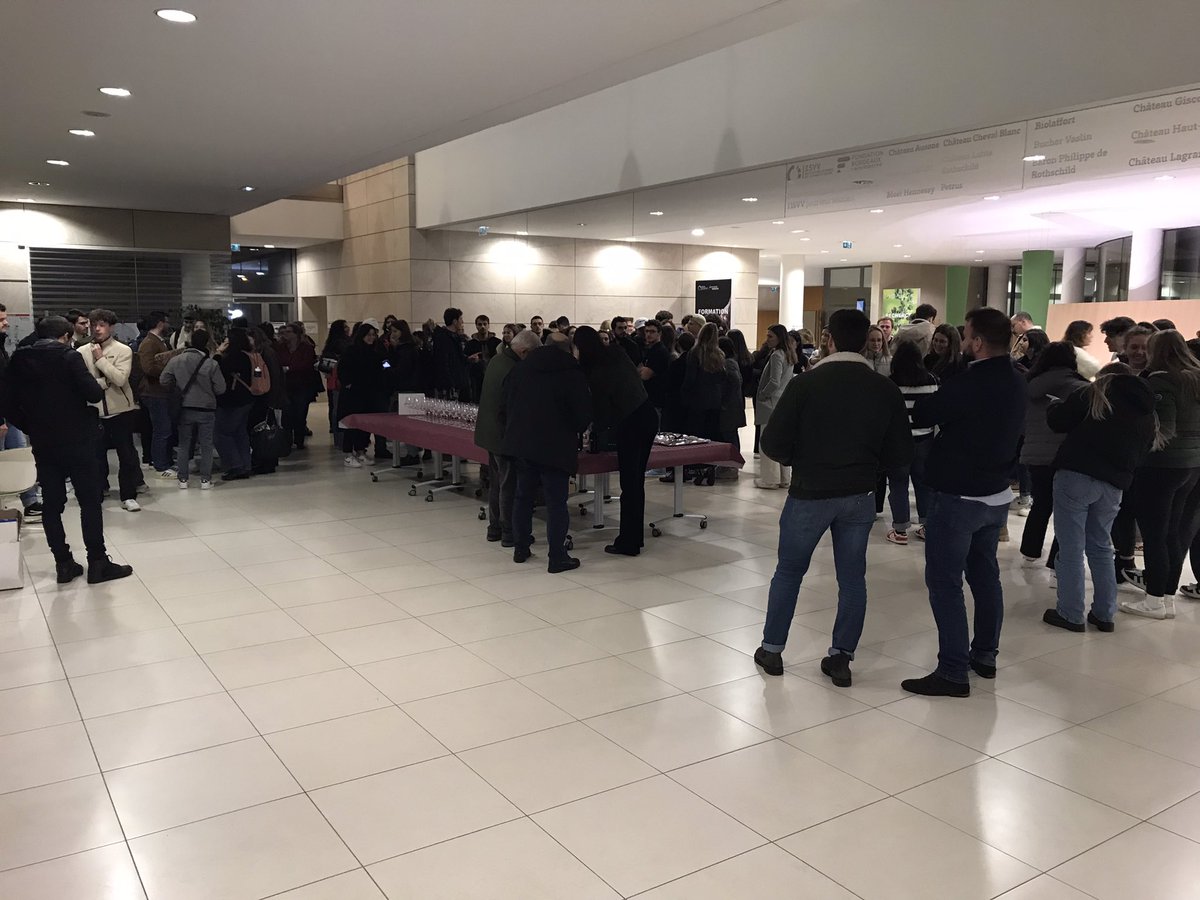 Pierre-Louis Teissedre (@plteissedre) on Twitter photo Présentation de l’Union des Œnologues de France à l’ISVV aux étudiants du DNO. Belle soirée d’accueil organisée par UOEF à l’ISVV . Belle année à tous. <a href="/didier_fages/">Présidence Oenologues de France</a> <a href="/isvv_bordeaux/">ISVV - Institut des Sciences de la Vigne et du Vin</a> <a href="/univbordeaux/">Université de Bordeaux</a> <a href="/oenoBlogue/">Pascal Hénot</a> <a href="/OIV_int/">OIV</a> <a href="/oenologuesbx/">Œnologues Bordeaux</a> Présentation de l’Union des Œnologues de France à l’ISVV aux étudiants du DNO. Belle soirée d’accueil organisée par UOEF à l’ISVV . Belle année à tous. <a href="/didier_fages/">Présidence Oenologues de France</a> <a href="/isvv_bordeaux/">ISVV - Institut des Sciences de la Vigne et du Vin</a> <a href="/univbordeaux/">Université de Bordeaux</a> <a href="/oenoBlogue/">Pascal Hénot</a> <a href="/OIV_int/">OIV</a> <a href="/oenologuesbx/">Œnologues Bordeaux</a>