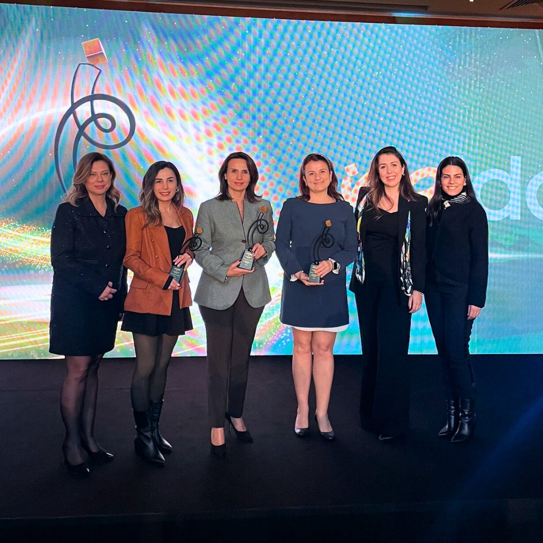 KAGİDER ve Sanofi Türkiye'nin ortaklığıyla gerçekleştirilen "Geleceğin Kadın Liderleri" projesi, "Sürdürülebilir İş Birliği" özel ödül kategorisinde Prida Ödülü'nü kazandı. #SanofiTR