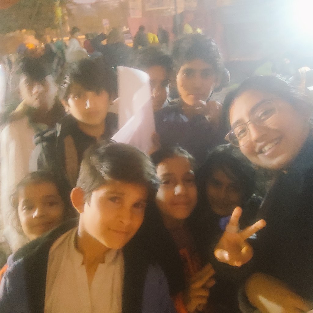 Today I met an absolutely lovely, ambitious, and politically aware group of kids at the @BYCislamabad camp outside the National Press Club 47 days on, they're still full of energy, love and the desire to learn and prosper #IStandWithBalochMarch #MarchAgainstBalochGenocide