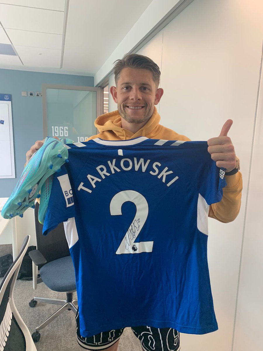 thumbsupforcha1's tweet image. @MatchwornStrip these Shirts have been gifted to us enable us to raise funds for thumbsupforcharlie.co.uk a charity set up in memory of our son Charlie who passed away from an ependymoma brain tumour.

We support families living with or affected by childhood brain.