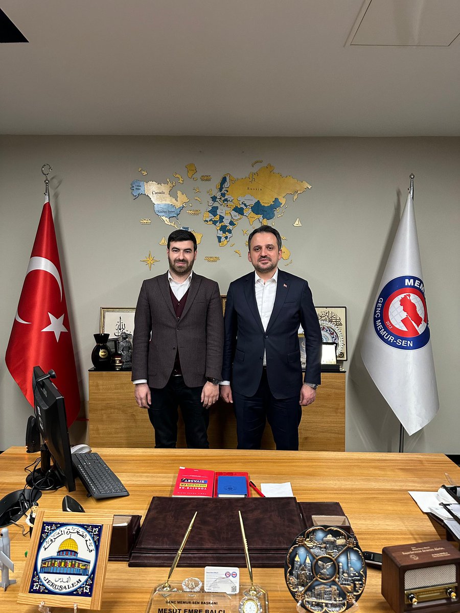 “Bir Konu, Bir Konuk” temasıyla gençlik çalışmalarımızda motivasyonumuzu yenilediğimiz genişletilmiş yönetim toplantımızda bu ay Gençlik Ve Spor Bakan Yardımcımız Sn. <a href="/eminogluenes/">Dr. Enes Eminoğlu</a>  ‘i ağırladık.

Sayın bakanımıza katılımları ve samimi sohbetleri için çok teşekkür ediyoruz.