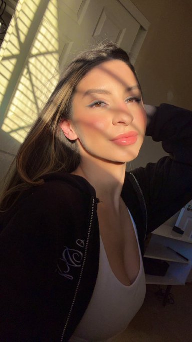 She&rsquo;s an angel who can raise a little hell 🔥 https://t.co/3ECFtQwpUr