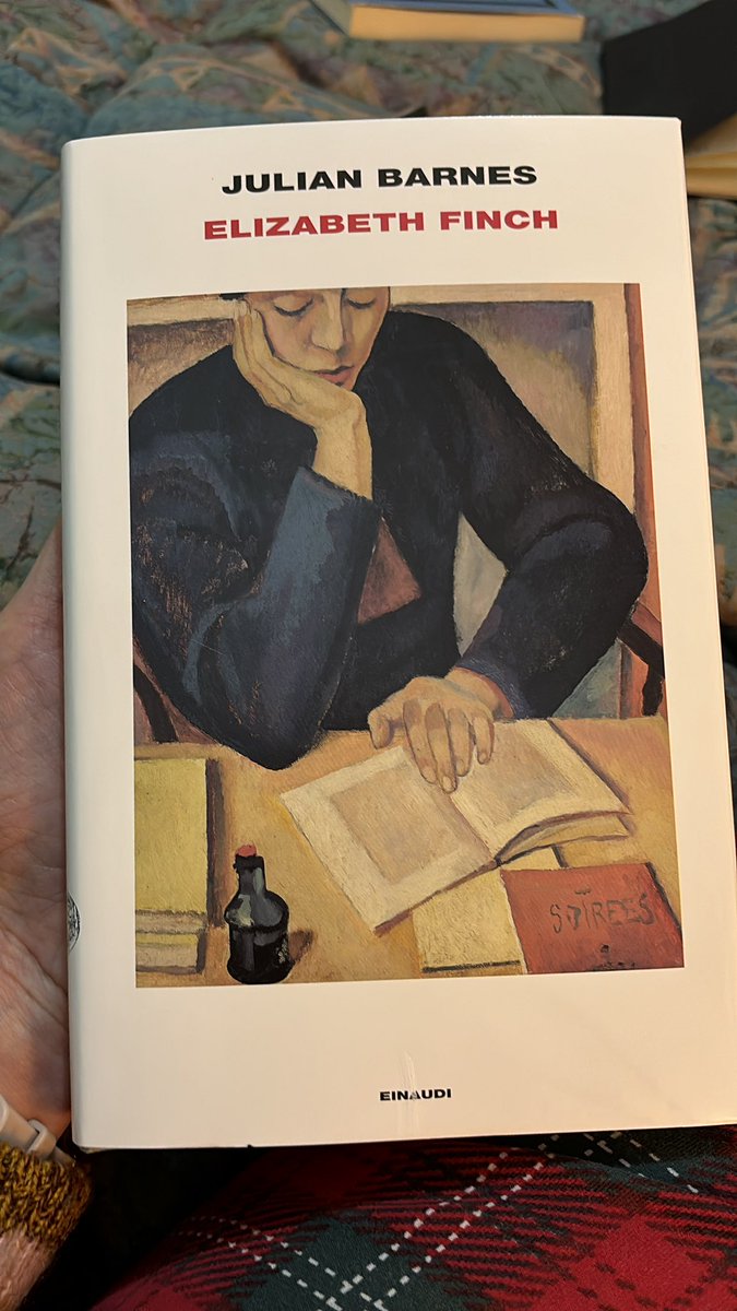 A quanti è capitato, come a Neil, di essere colpiti e forgiati da un insegnante, anche se poi la vita non ha riservato grandi realizzazioni? Elizabeth Finch #JulianBarnes Il primo Supercorallo dell’anno @Einaudieditore ha sempre un profumo particolare, se poi è di Barnes 🤩