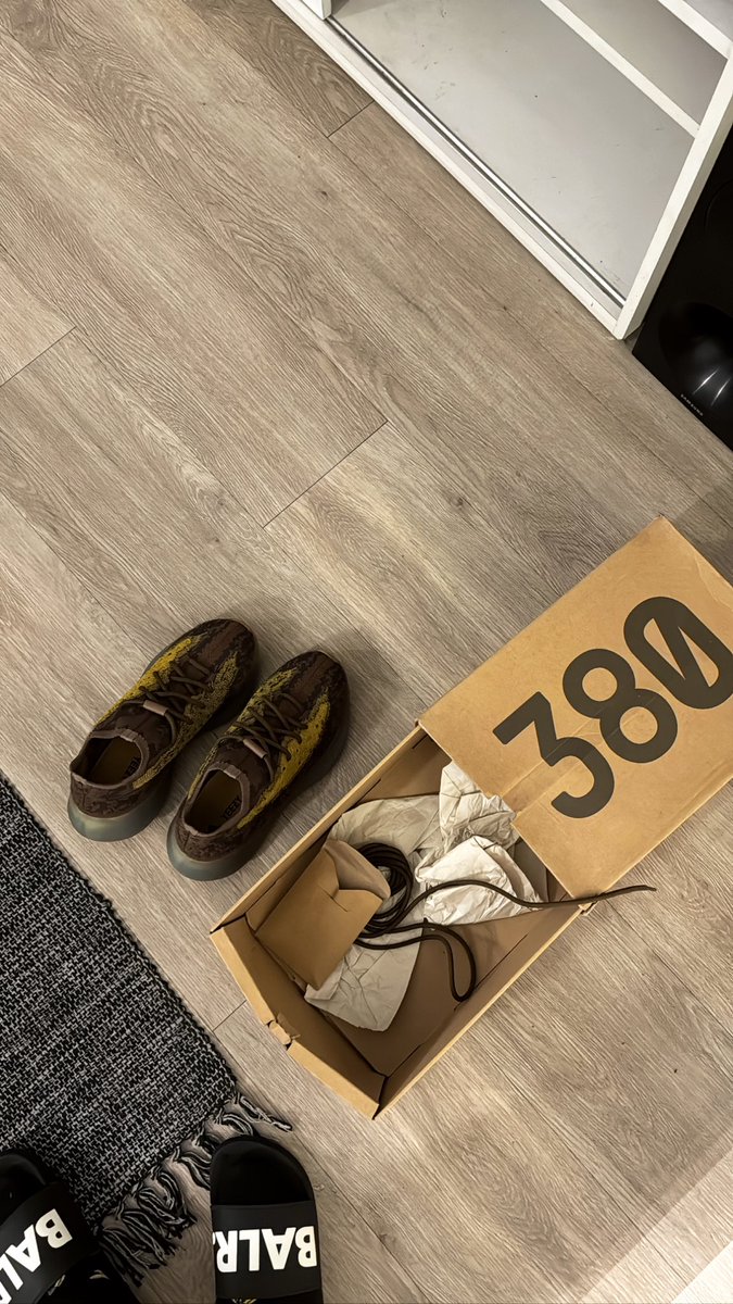 ZakeSKwatla's tweet image. @05Goodguy said let’s do Booth tonight 🤟🏽✨.