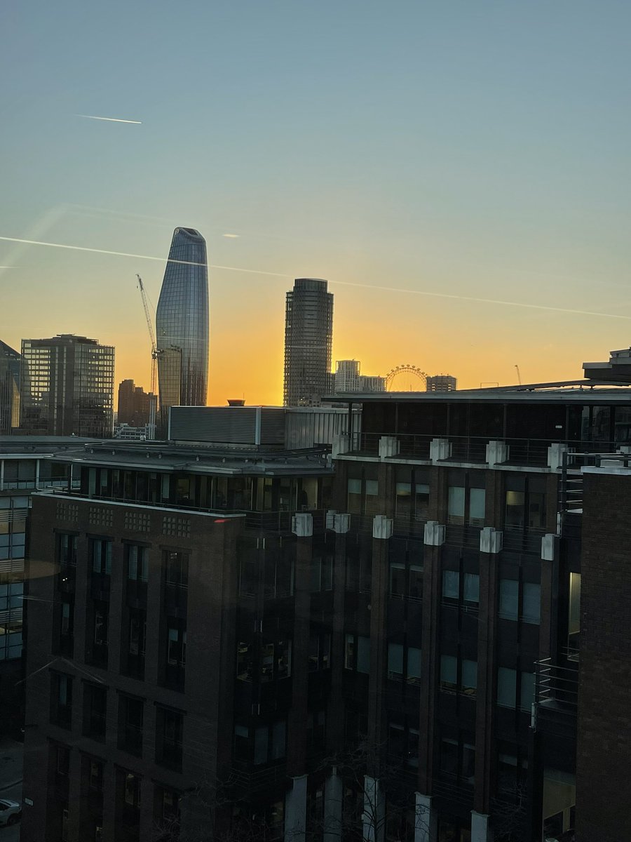 Carter_dawes's tweet photo. Many thanks to @AdviserFidelity for the use of the meeting room today, for the @Carter_dawes January Strategy Panel meeting… Quite a view from the office window… Thanks Mark and Paul. #alwaysimproving https://t.co/6wcvf4dX53