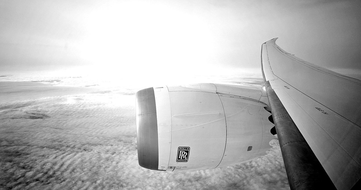 ... 787

#bnwphotography #bnw #Monochrome #blackandwhite #blackandwhitephotography #blackandwhitephoto #boeing787 #avgeek #avgeeks