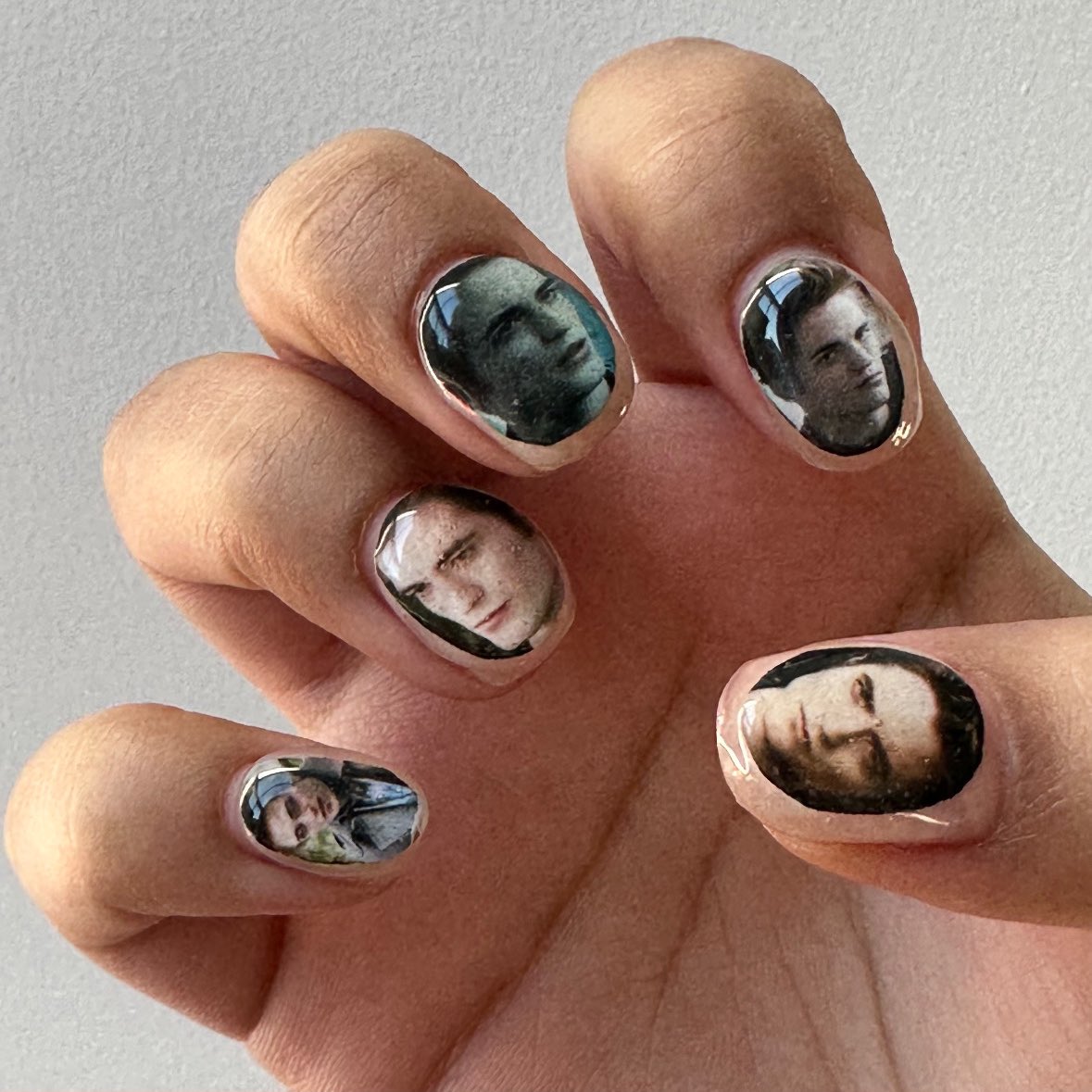 ultragloss's tweet image. nobody gets me like my nail tech does