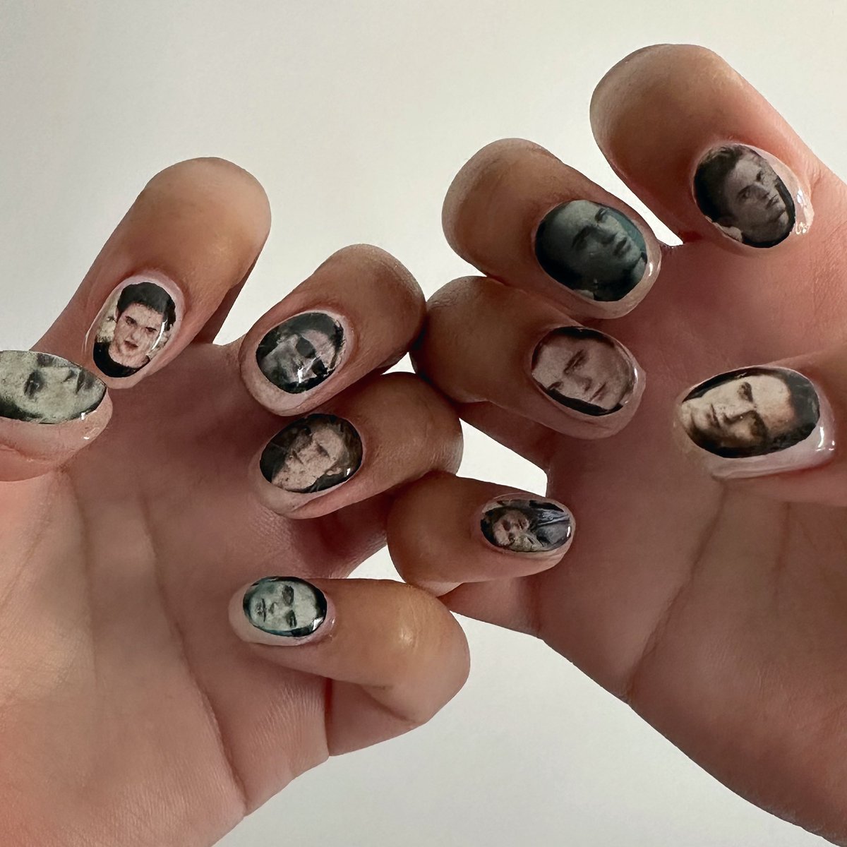 ultragloss's tweet image. nobody gets me like my nail tech does