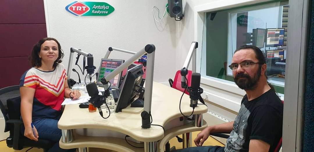 ZaferEmecan's tweet photo. Gelecek haftadan itibaren, Her çarşamba saat 15:00'da TRT Radyo 1'de astronomi ve uzay bilimleri üzerine bilgiler verece��im bir program yapmaya başlıyorum. Yeni bir challange olacak benim için, güzel de olacak umarım  :) https://t.co/Vd2EBOyrWD