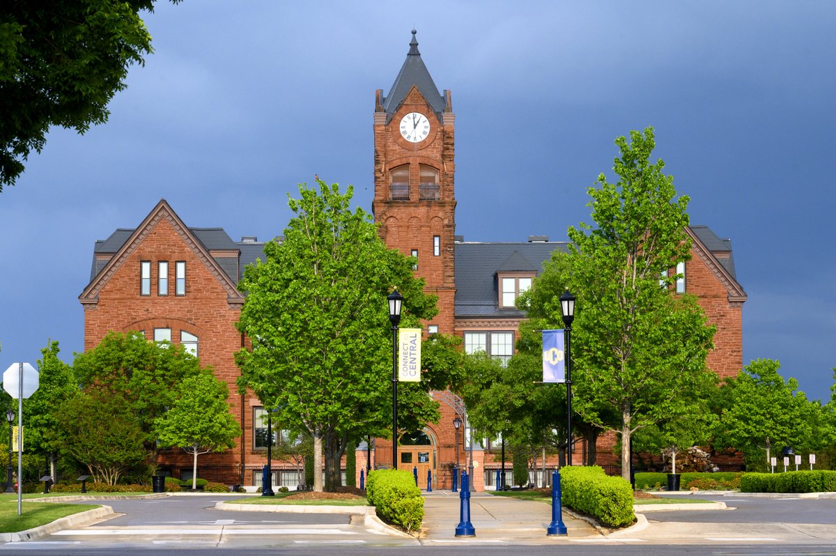 Looking for something new? Here at UCO, we have a variety of open positions across our campus. With great #benefits, #worklifebalance and #developmentopportunities, working with us is the #careermove you were meant to make. 

bit.ly/2xO36C3