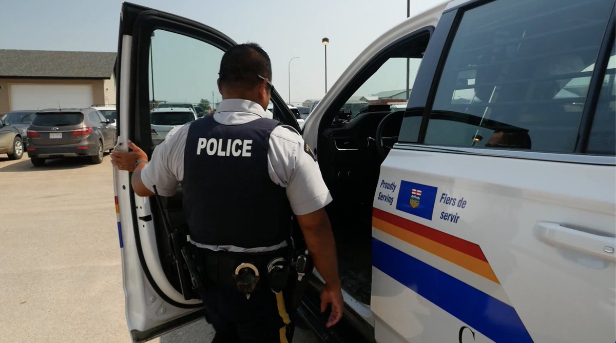 KeepAlbertaRCMP's tweet photo. Alberta’s RCMP Members are highly trained public safety experts, bringing best practices from extensive, high-quality training at Depot combined with local knowledge and on-the-job experience to serve our communities effectively. #KARCMP https://t.co/dQGtv4h7le