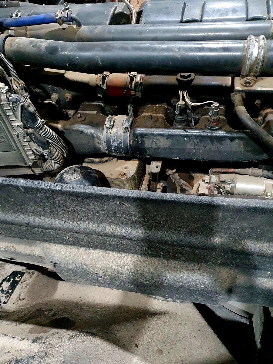 trucksttesmundo's tweet photo. Esta semana vamos d motores #ramonruiztalleres #Passion❤️ #trucks #reparando #camiones #semirremolques #lcv #tacografos #tallerAlltrucks #talleralltrucksfleet #RedAlltrucks #NII #AP2 #SalidaAlfajarin #AreaServicioRausan #alfajarin #Zaragoza https://t.co/v0zRZK4QXm