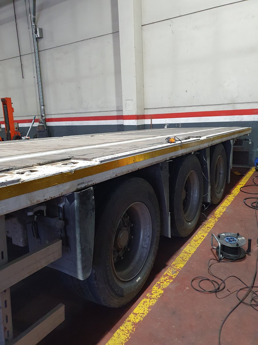 trucksttesmundo's tweet photo. Esta semana vamos d motores #ramonruiztalleres #Passion❤️ #trucks #reparando #camiones #semirremolques #lcv #tacografos #tallerAlltrucks #talleralltrucksfleet #RedAlltrucks #NII #AP2 #SalidaAlfajarin #AreaServicioRausan #alfajarin #Zaragoza https://t.co/v0zRZK4QXm