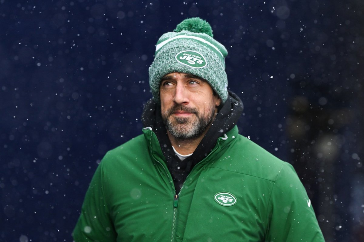 RollingStone's tweet photo. Aaron Rodgers Insists He’s ‘Not Stupid Enough’ to Accuse Jimmy Kimmel of Being a Pedophile

"I’m not stupid enough to accuse you of that with absolutely zero evidence, concrete evidence."

More: https://t.co/T6YEFxIDdv https://t.co/ZfdC9S3Hbk