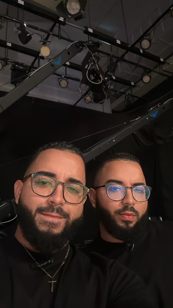 La vida de un gemelo🗺️ tweet media