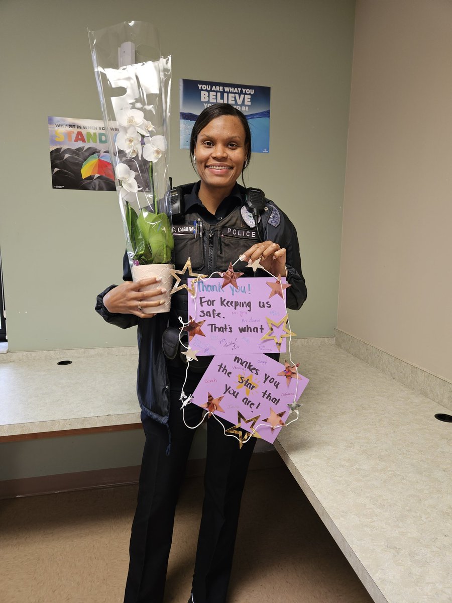 1_MegDavis's tweet photo. We have the Best School Police Officer in Palm Beach County. Thank you Officer Carmine for keeping us safe.
#Ifyoudon'tknowNOWyouknow.
@Dr_Corcoran
@BryanMRussell
@RoyalPalm_RPS
@TaraPittsJohns1 https://t.co/JkyNXoIvqc