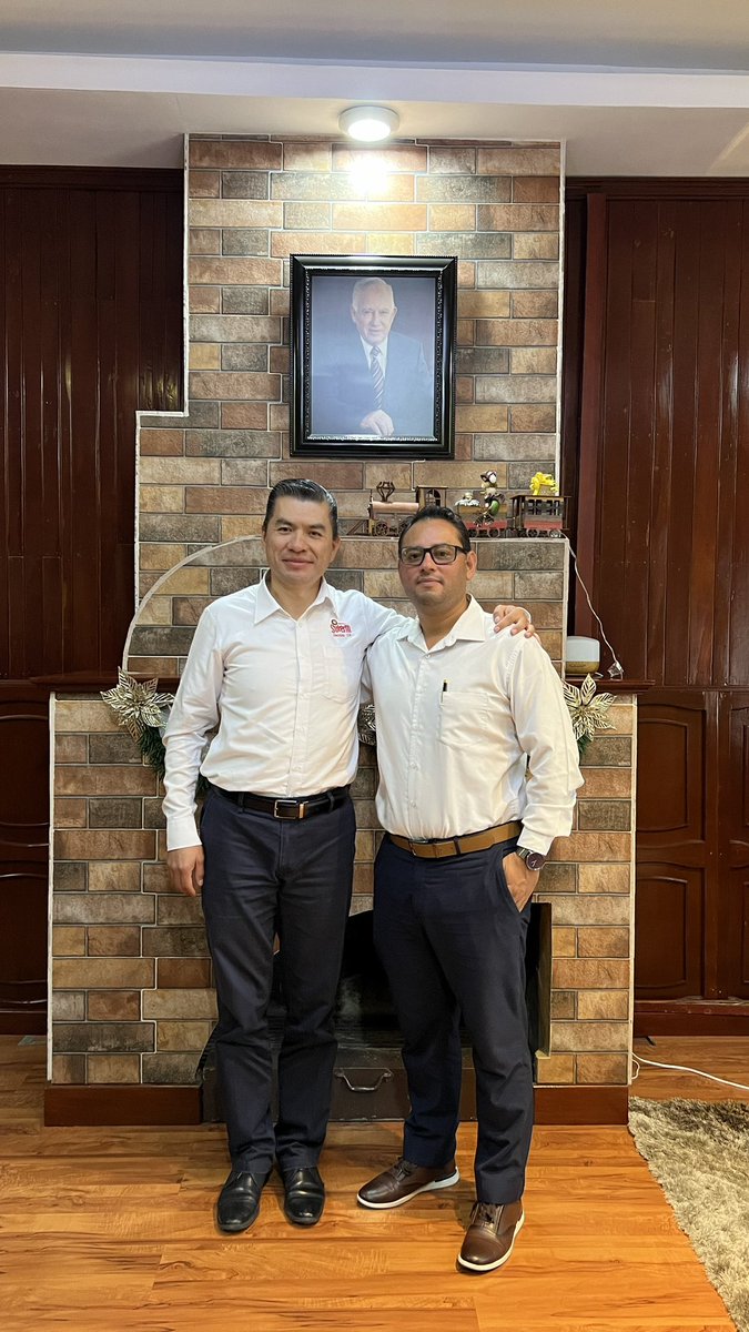 Mi Agradecimiento profundo a Lic Mario Limón Ulibarry por estos 3 años de amistad verdadera, sencillez y dedicación como Secretario de Relaciones del Comité Ejecutivo de la Sección 119 del Suterm.

#SUTERMPORMÉXICO