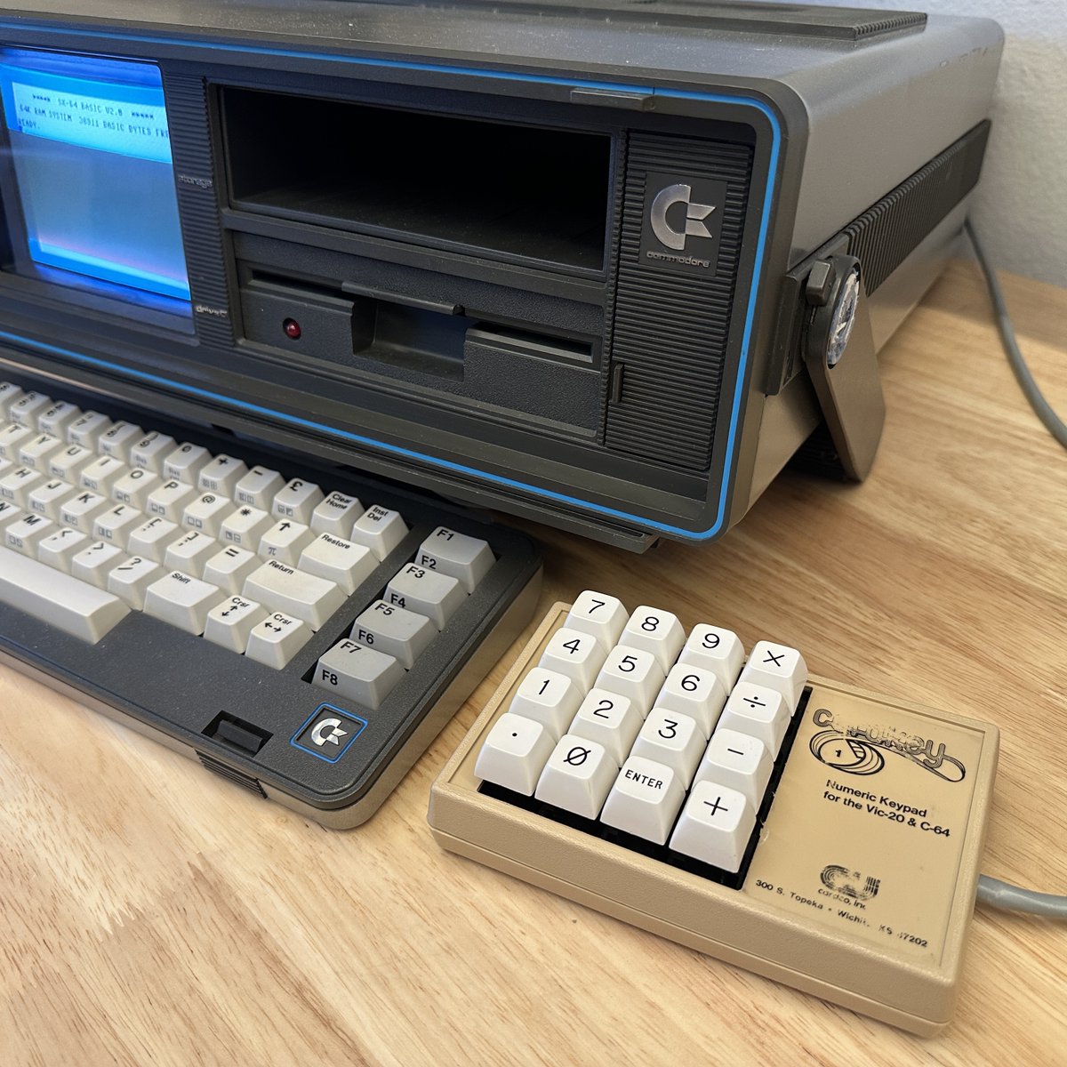 thevintnerd's tweet photo. Retro Toolsday! A nice productivity tool in the day for Commodore 8-Bits was the Cardco Cardkey numeric keypad. Even worked Poolside! lol

#RetroToolsday #Cardco #Cardkey #Commodore #C64 #SX64 #Vic20 #NumericKeypad #VintageComputing #RetroComputers #WallOfRetro #TheVintNerd https://t.co/sGoPFkkUCN