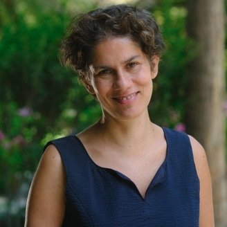 Cómo no funcionó la ley del lobby con <a href="/Maisa_Rojas/">Maisa</a> para tratar la reclasificacion de la Reserva Kawesqar a Parque nacional, la invitamos abiertamente a comer robalo frito en nuestro bote, para hablar de la ley de pesca, la ley de acuicultura y el plan de manejo de la reserva.🤫🤫