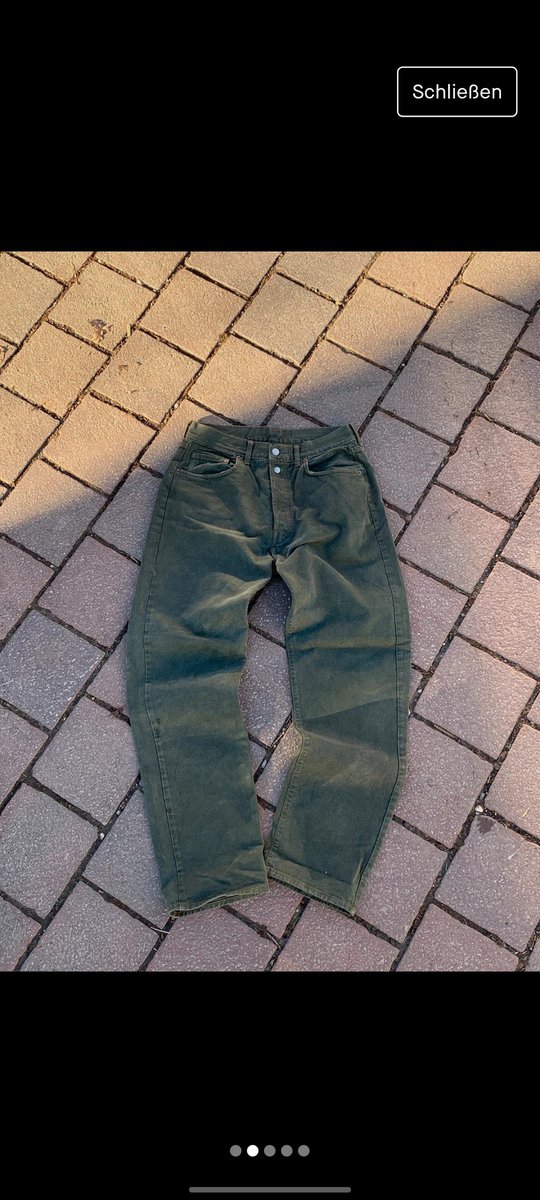 Does this go with a navy sweater and black shoes plz help quick