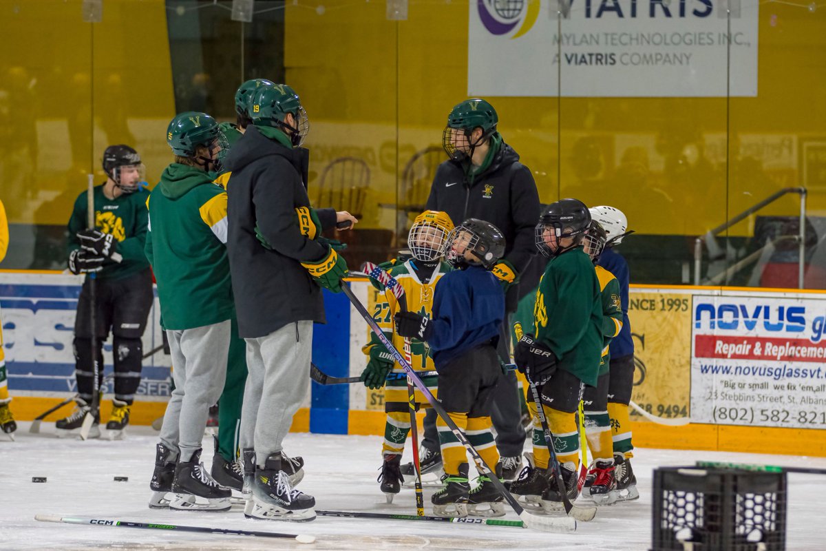 UVM Men's Hockey tweet media