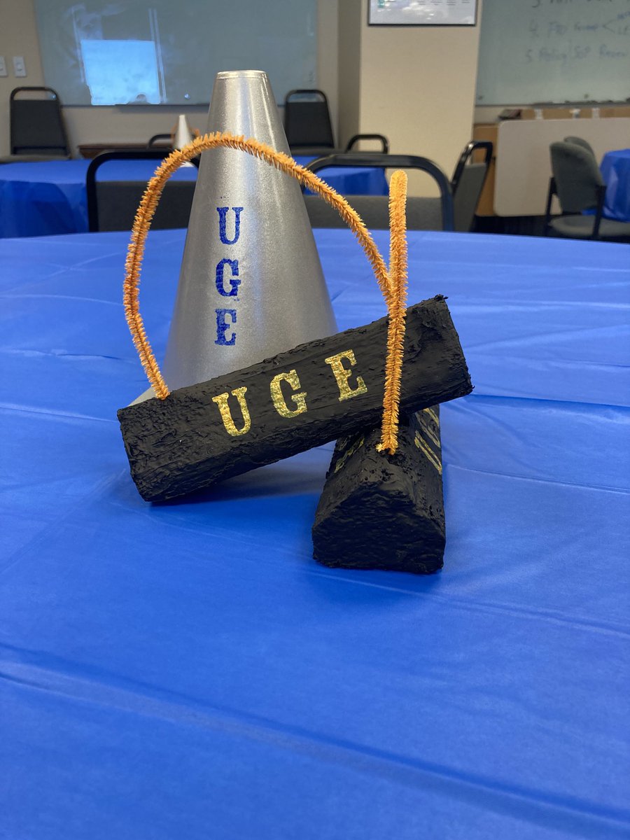 The calm after the Houston storm celebrating with an amazing team their achievement of Silver Safety Excellence, proud of team CRP! ⁦@Jmass29Massey⁩ ⁦@jacquikey⁩ ⁦<a href="/AOSafetyUAL/">AO Safety UAL</a>⁩ ⁦<a href="/UGESocial/">United Ground Express</a>⁩ ⁦<a href="/SafetyGuyBri/">Brian Nekouian</a>⁩ ⁦<a href="/JohnK_UA/">John Kleberg</a>⁩  ⁦<a href="/ChrisEarley78/">Chris Earley</a>⁩