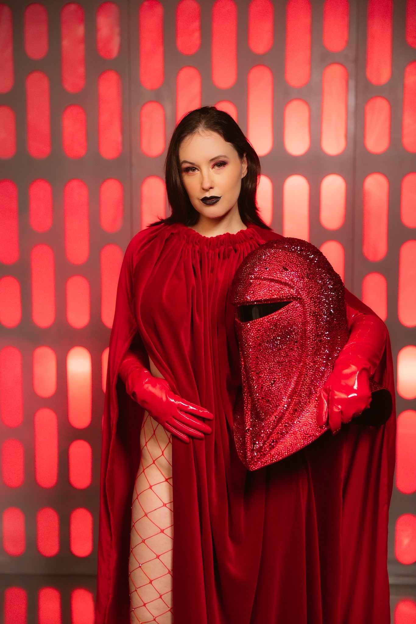 4 pic. I is for Imperial Guard ⚔️ Photos by @elliswes https://t.co/AVHvCX98tf