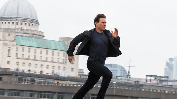 Hans_Karl's tweet photo. @TomCruise Very cool, Tom! π I can't wait to see your new flicks made with WB!! π #afanalways #thankyouforyourflicks #tomcruise https://t.co/eTGtPrrT8p