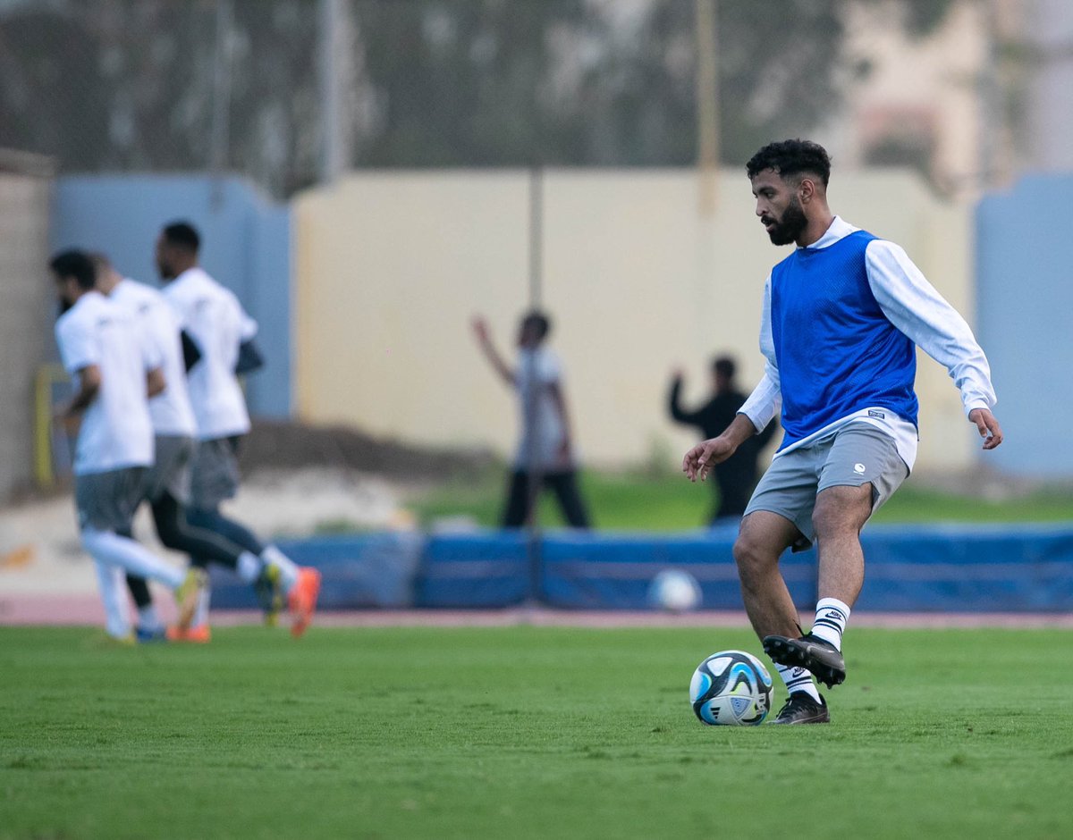 📸 | فارس الشراري "ظهير أيسر" في تدريبات نادي #الجبيل 

#قول_دار_الرياضية 

<a href="/f_aris14/">فارس الشراري</a>