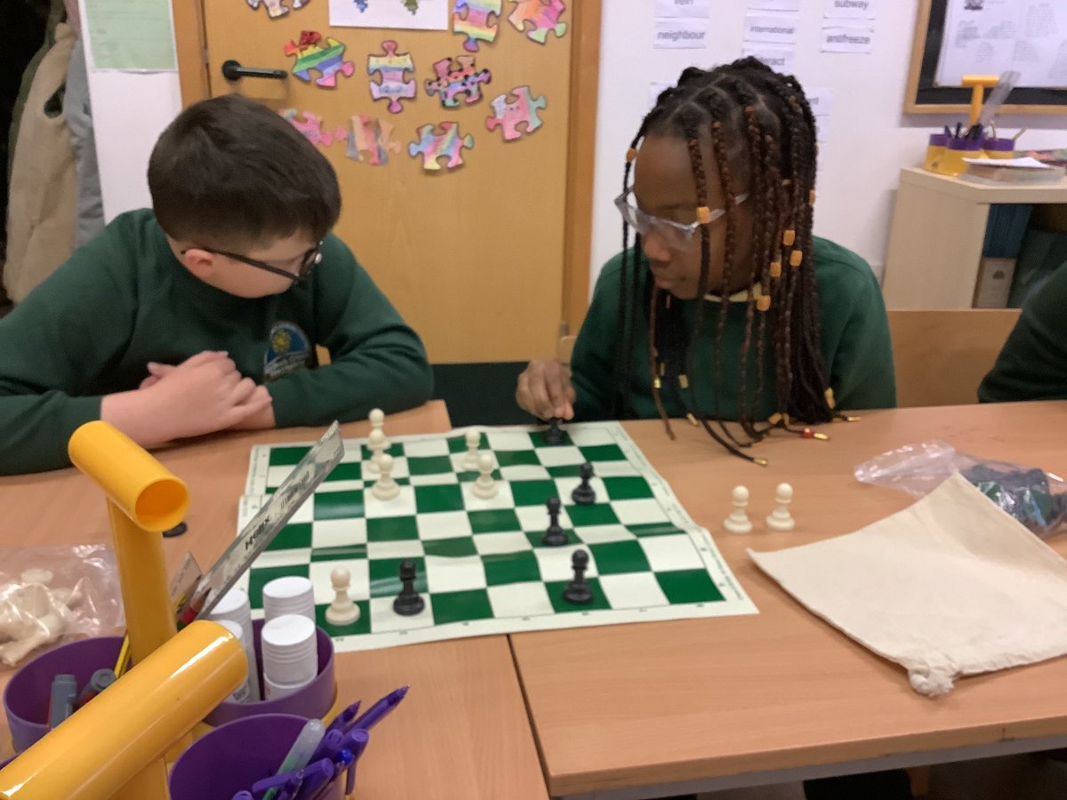 ComputingHG's tweet image. Y5: Introduction to chess, using the pawn ♟️ 

Children remained focused throughout our first chess lesson. We were able to identify coordinates and describe the different rules for the pawn. Excellent resilience skills on show 👏 

#HardwickGreenPA
@CSCTeesside