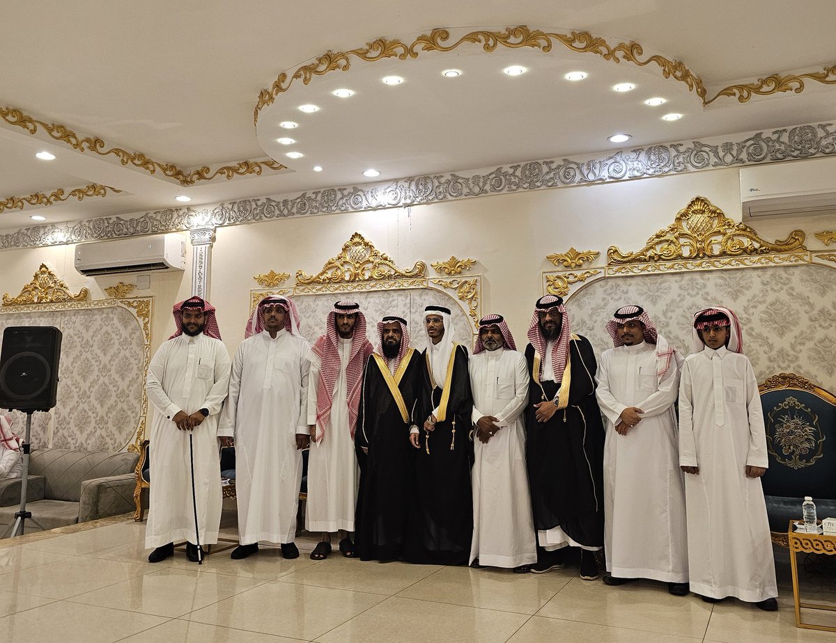 ALHamda1437's tweet photo. @Bni_essa 
@ALessi_ 
في ليلة ستبقى #ذكرى رائعة أحتفل #آل_حمده بزفاف أبنهم الشاب 
حسين بن احمد بن حسين آل يحمد العيسي https://t.co/WEPsDC7vRK