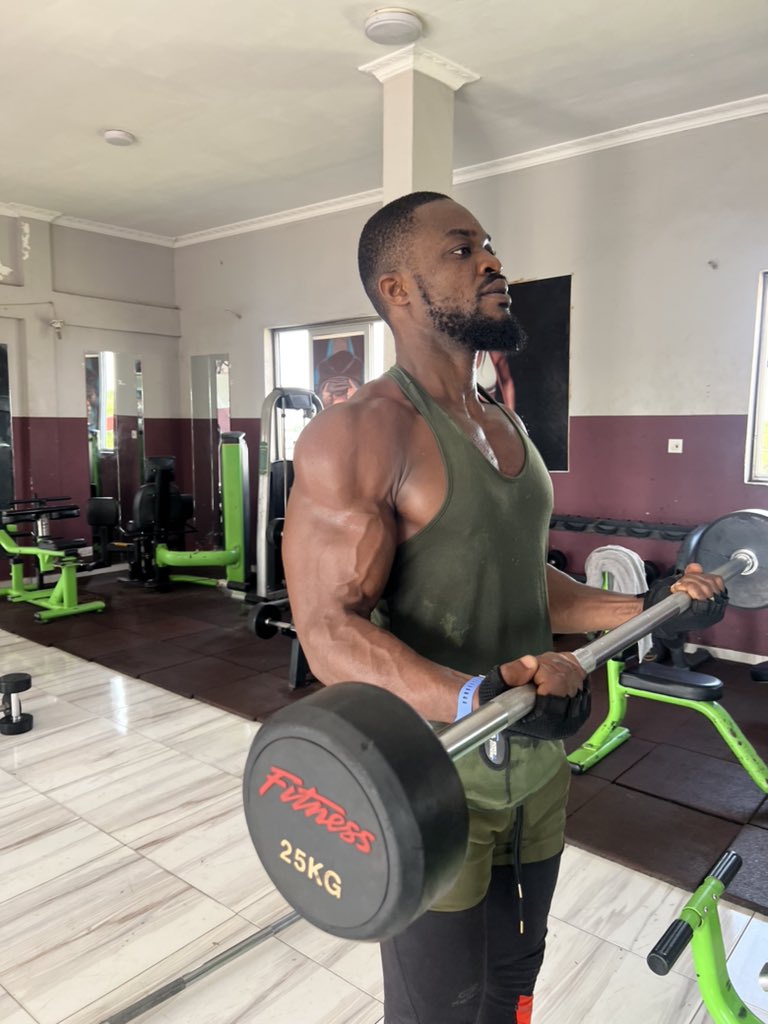 binsalim's tweet photo. Your physique is a direct reflection of the control you have over your life. *copied* #binsalimfitness #perfectbodyphysique #bodybuilding #personaltrainer #easywego https://t.co/qIXWsHkoy1