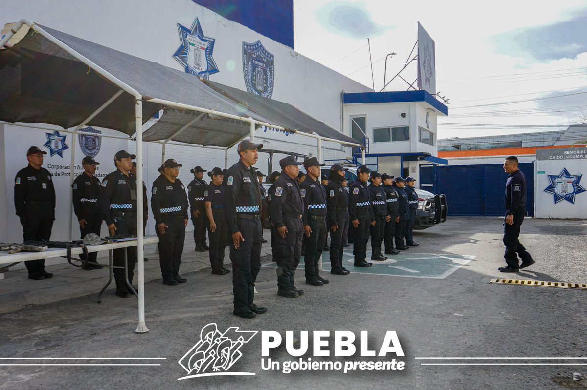 CAuxiliarGobPue's tweet photo. #Entérate | En cumplimiento a la instrucción de nuestra directora general, Erika Guzmán Granados, se impartió capacitación a 27 Guardias Policiales en materia de orden cerrado y uso legítimo de la fuerza en el empleo de armas de fuego.

#ServirYProteger https://t.co/LXofilnOvW