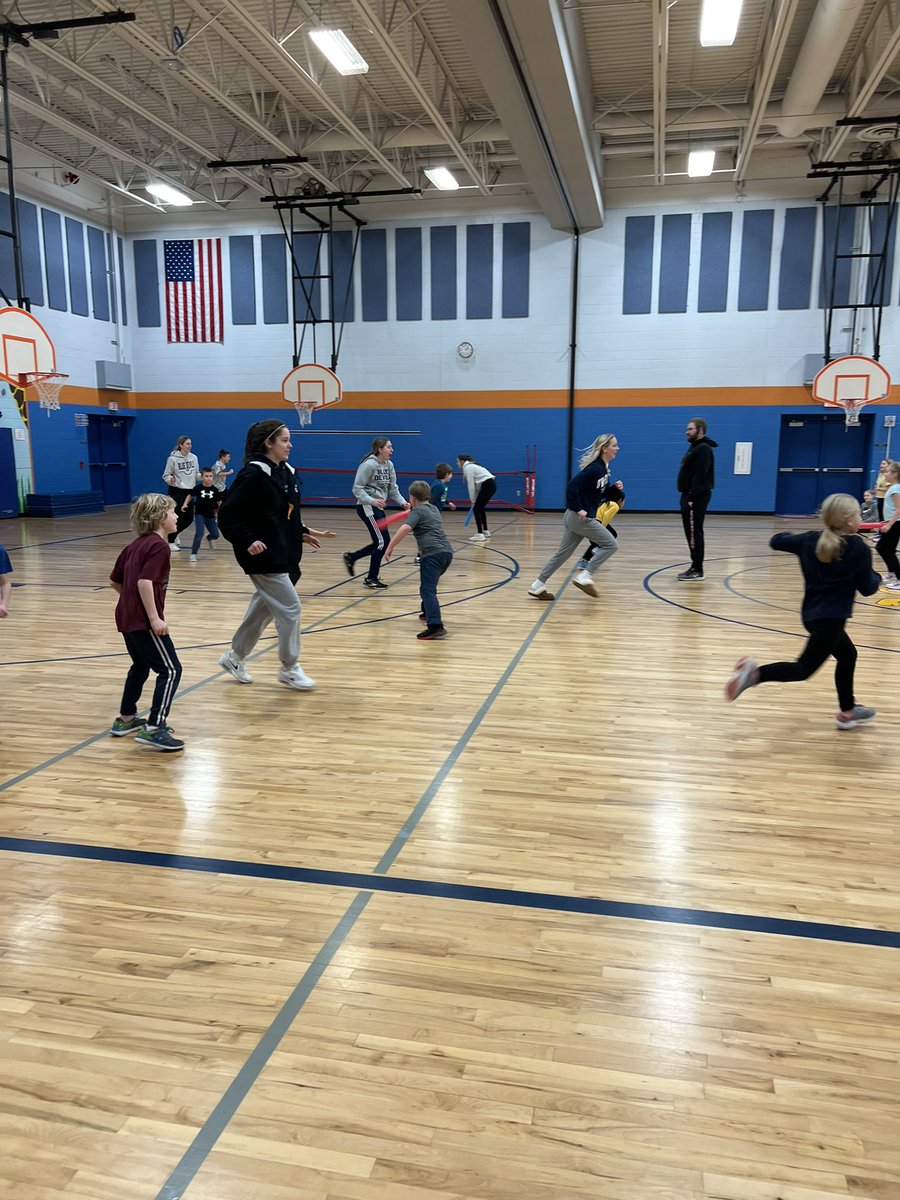 OaklawnSchool's tweet photo. Grateful to have visitors from @BlueDevilsWBB to play games in PE with our students  @SDMAOnline #bleedblue https://t.co/Jk4D1P9gcE