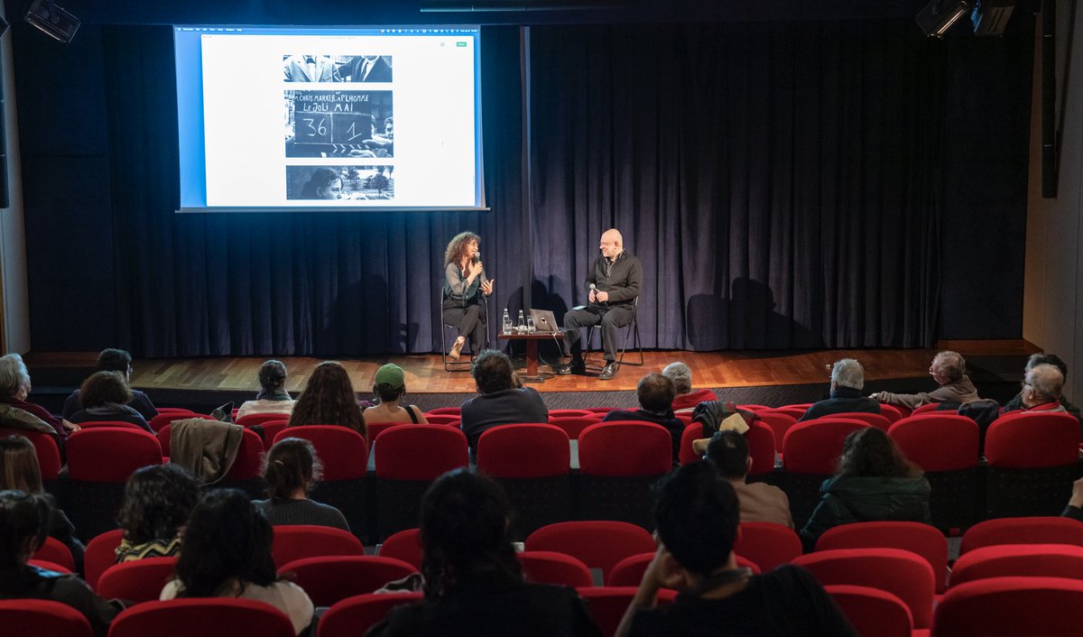 yunusunbabasi's tweet photo. #BelgeselSinema tarihini, kuramlarını ve tabii ki #CinemaVerite ve #DirectCinema'yı konuştuğumuz, benim için çok keyifli bir sohbet oldu. Teşekkürler @asliildir @altyazidergisi @PeraMuzesi ve tüm katılımcılar! Daha nice belgesel sinema etkinliklerine... https://t.co/awlUID5KXF
