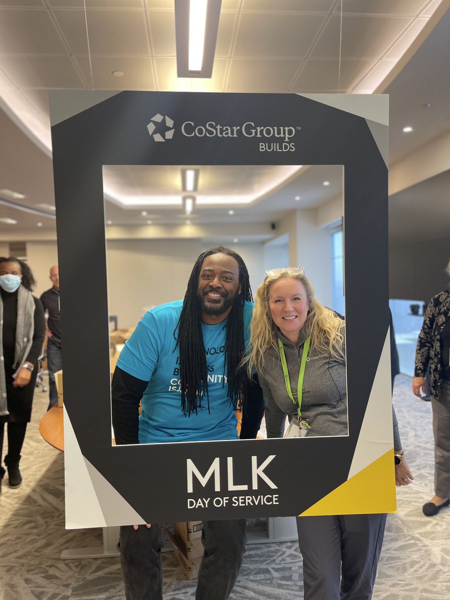 crazeerayzee's tweet photo. Today we participated in our company’s day of service to commemorate the legacy for Dr. Martin LutherKing, Jr!! Thanks to the staff at The King Center ! “I have decided to stick with love. Hate is too great a burden to bear.”~MLK #DayofService #MLKDayofService2024 #CoStarBuilds https://t.co/mRuO7zi3sb