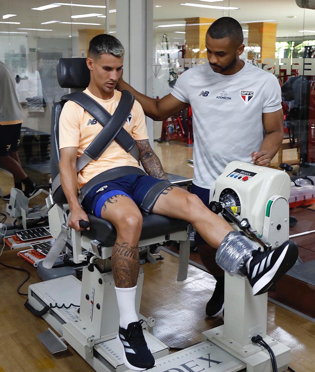 SaoPauloFC's tweet photo. Chegou, fez as avaliações e já treinou.

#TricolorDesdeSempre
#VamosSãoPaulo 🇾🇪 https://t.co/kRHyyoHYn7