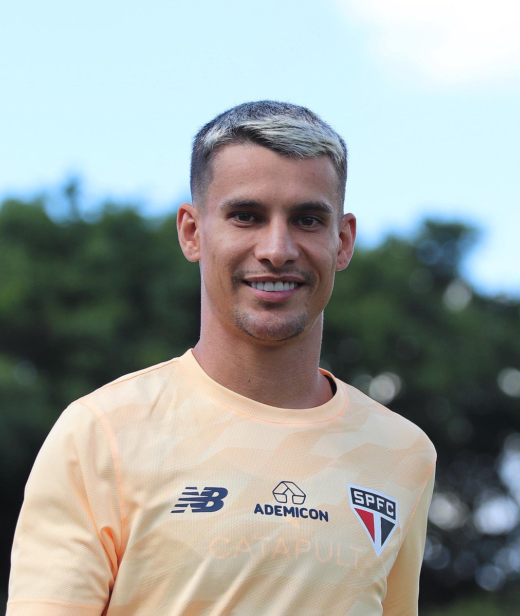 SaoPauloFC's tweet photo. Chegou, fez as avaliações e já treinou.

#TricolorDesdeSempre
#VamosSãoPaulo 🇾🇪 https://t.co/kRHyyoHYn7